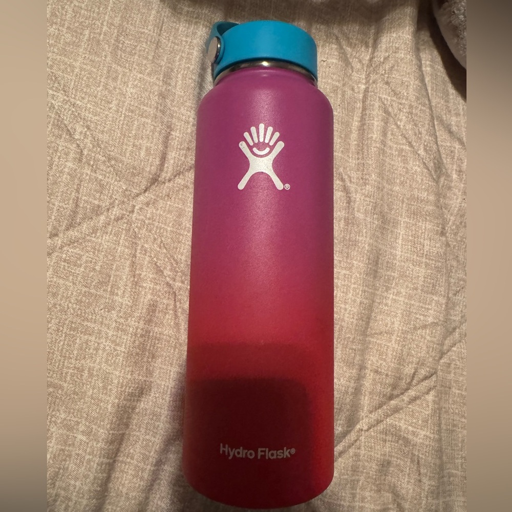 Hydro Flask ombre Limited edition, 40 ounce widemouth flask